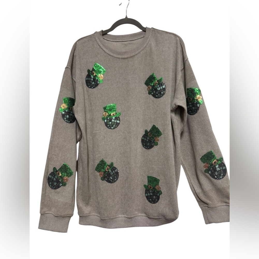 Boutique Soft Gray Sweatshirt with Green Sequin Leprechauns- NWOT - size Med